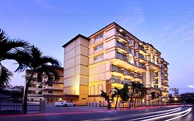 วิคตอเรีย นิมมาน โฮเต็ล